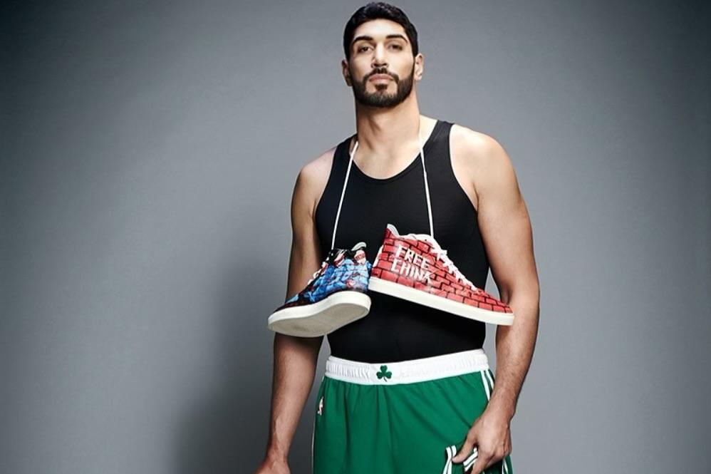 Enes Kanter Freedom está afastado da NBA mas diz que quer jogar na WNBA. Foto Instagram Freedom