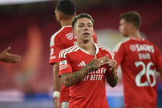 Prestianni de coração no Benfica (Foto: Miguel Nunes)