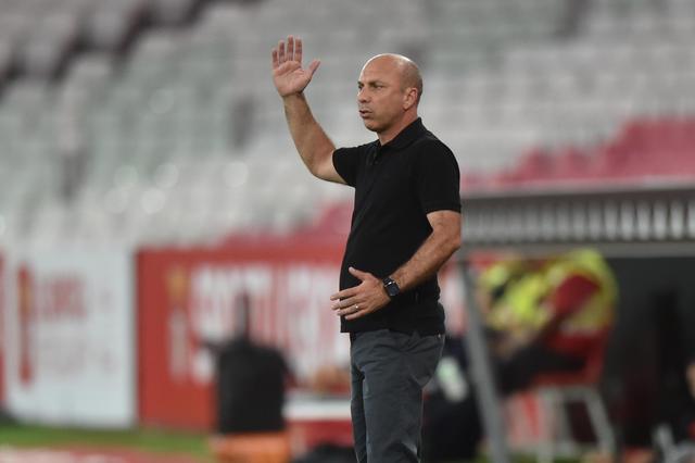 Bruno Pinheiro com Benfica-Académico de Viseu (Foto: Miguel Nunes)