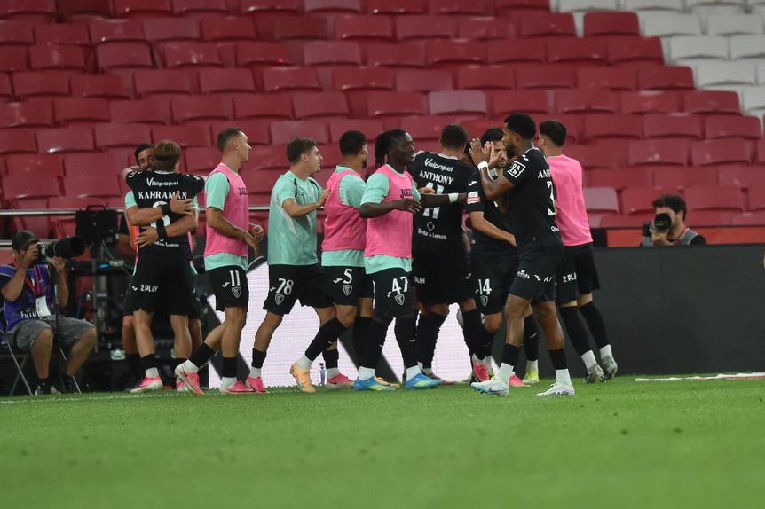 Académico de Viseu celebra golo de Rúben Pereira (Foto: Miguel Nunes)