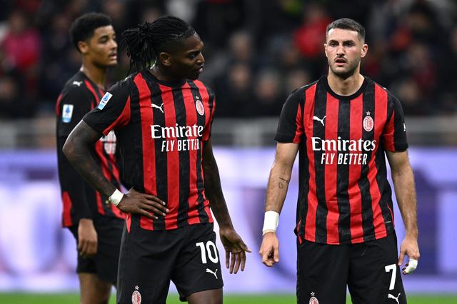 Rafael Leão e Santiago Giménez podem despedir-se em breve do Milan - Foto: IMAGO