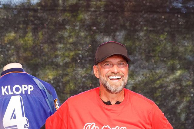 Klopp regressa a ‘casa’ para se despedir do setor sul do estádio do Mainz (vídeo)