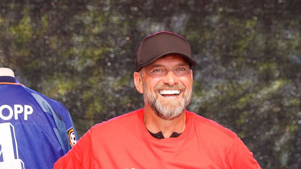 Klopp regressa a ‘casa’ para se despedir do setor sul do estádio do Mainz (vídeo)