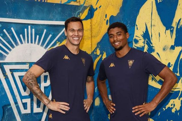Estoril anuncia contratação de duas promessas