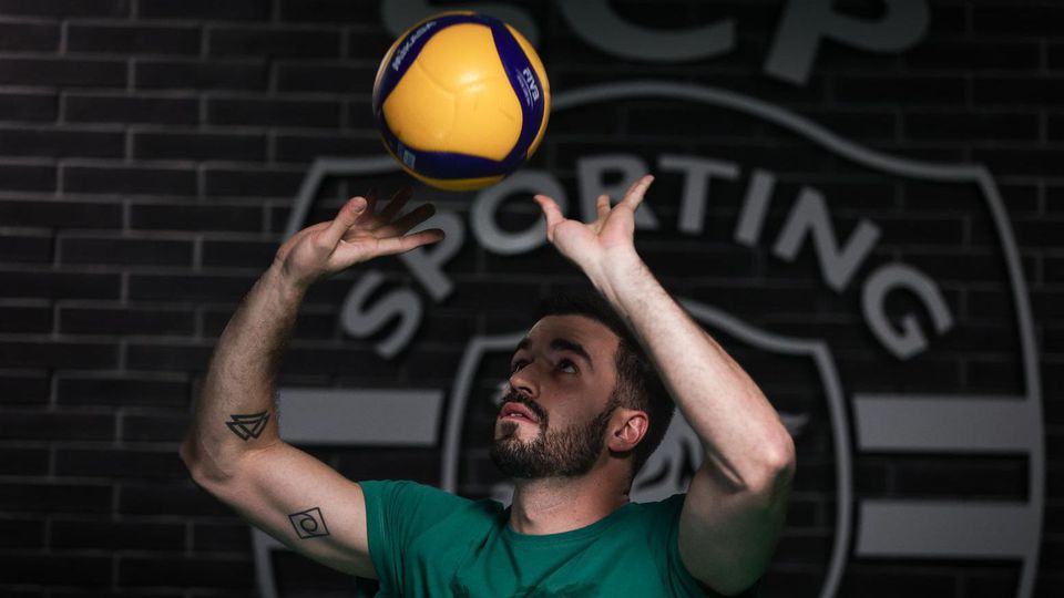 Voleibol: internacional brasileiro é reforço do Sporting