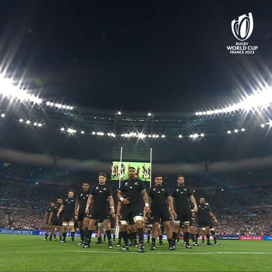 O impressionante haka que abriu o França-Nova Zelândia e o Mundial de râguebi