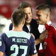 Weigl recebe medalha de campeão do Benfica
