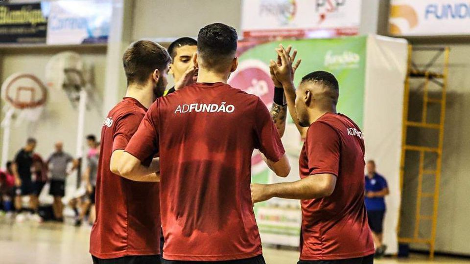 Futsal: Fundão entra no campeonato sem dó nem piedade do Candoso