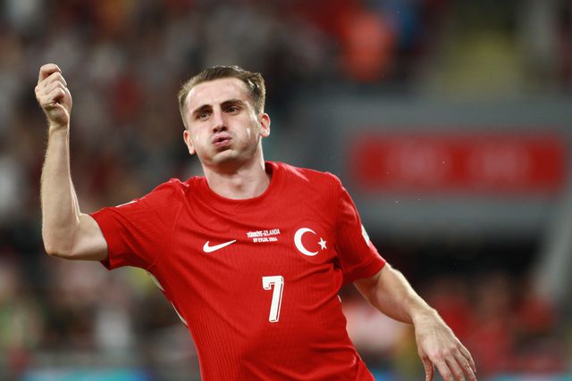 VÍDEO: está feito o hat-trick de Akturkoglu!