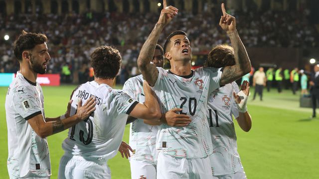 Lateral direito? «Poderá haver uma gestão camuflada com a estratégia»