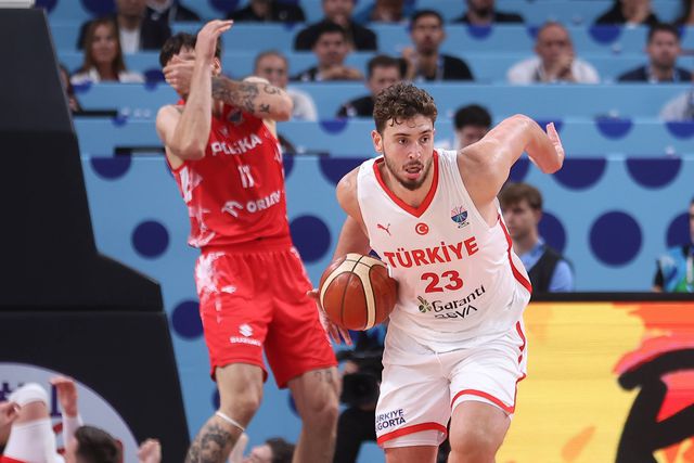 EuroBasket: Sengun e Antetokounmpo marcam encontro nas meias