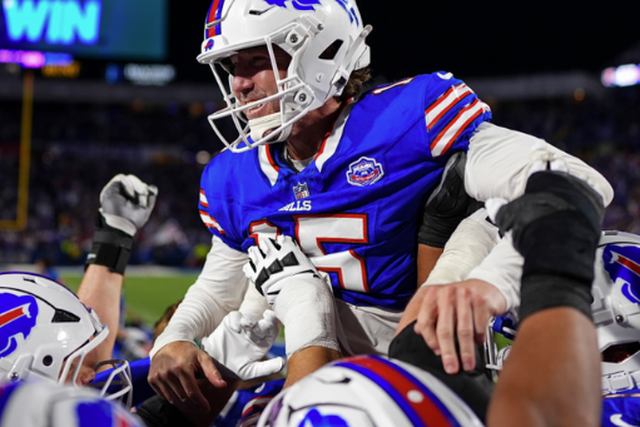 Tem 41 anos, não jogava há um ano e decidiu um duelo entre candidatos ao título