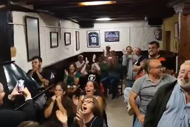 Bar dos pais de Jorge de Frutos ao rubro com estreia na seleção espanhola