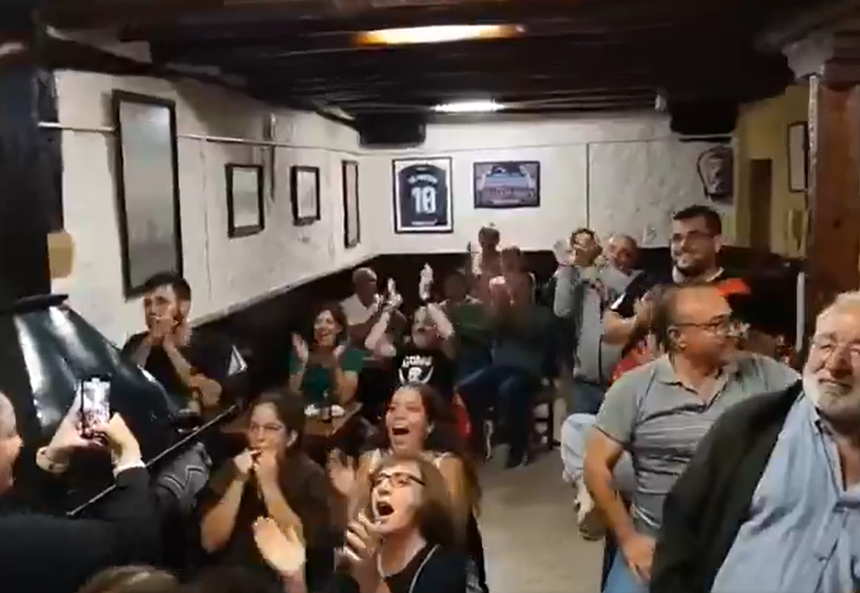 Bar dos pais de Jorge de Frutos ao rubro com estreia na seleção espanhola