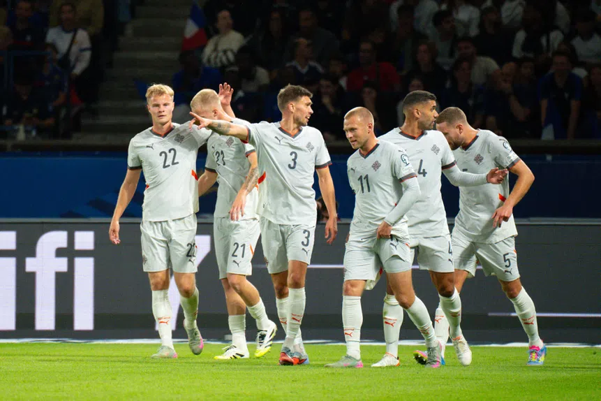 Olise oferece golo! França em choque