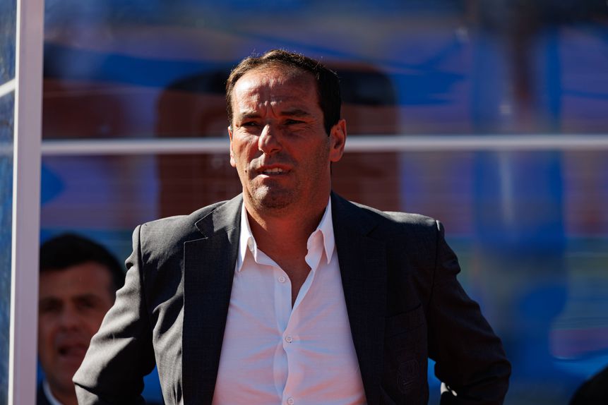 Petit (na imagem ao serviço do Rio Ave), vai agora treinar o Santa Clara