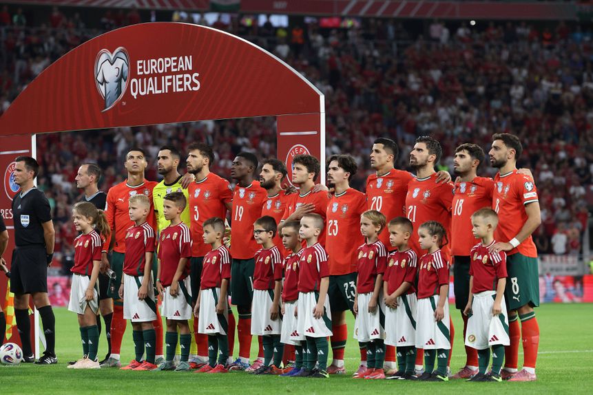 Cabe às federações desportivas assegurar, de forma organizada e responsável, a participação competitiva das Seleções Nacionais