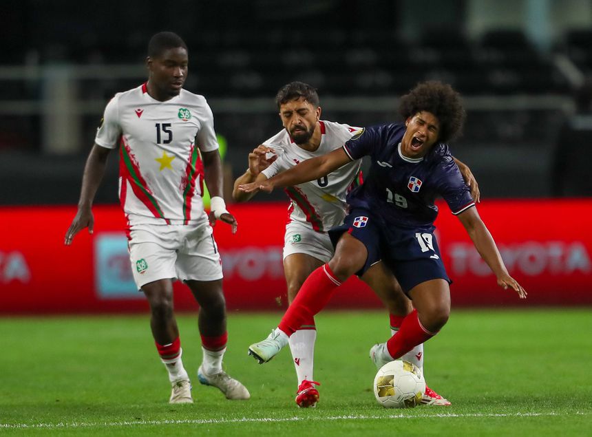 Fase do jogo entre Suriname e República Dominicana