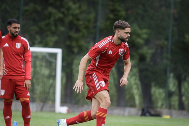 Guillem Molina no treino do Aves SAD