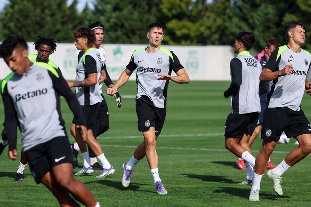 Fresneda em primeiro plano no treino desta terça-feira, na Academia de Alcochete