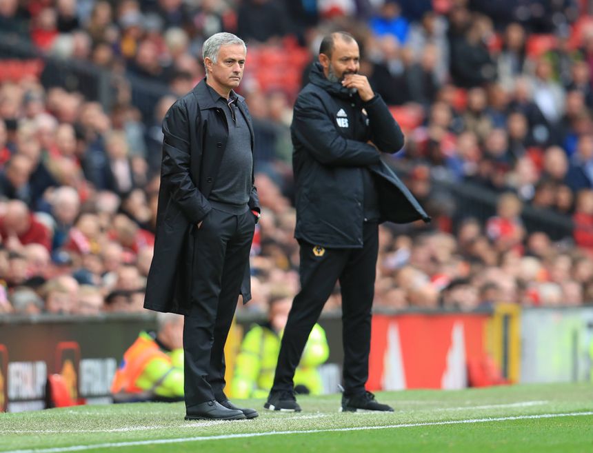 José Mourinho ao lado de Nuno Espírito Santo, ex-treinadores na Premier League