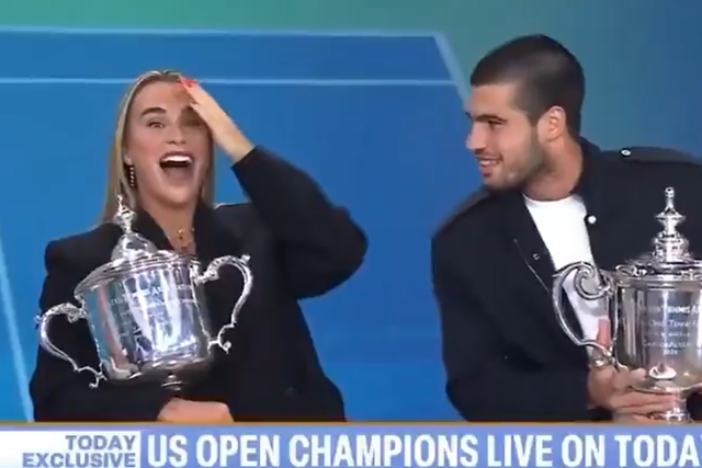 Sabalenka nem queria acreditar: a gafe com Alcaraz em direto (vídeo)