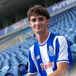 Assinou contrato profissional pelo FC Porto e já sonha com a Champions