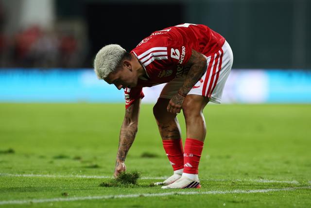 O mau estado do relvado ao intervalo do Moreirense-Benfica