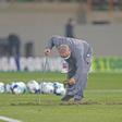 Um mau relvado prejudica o negócio-futebol. Foto Rui Raimundo