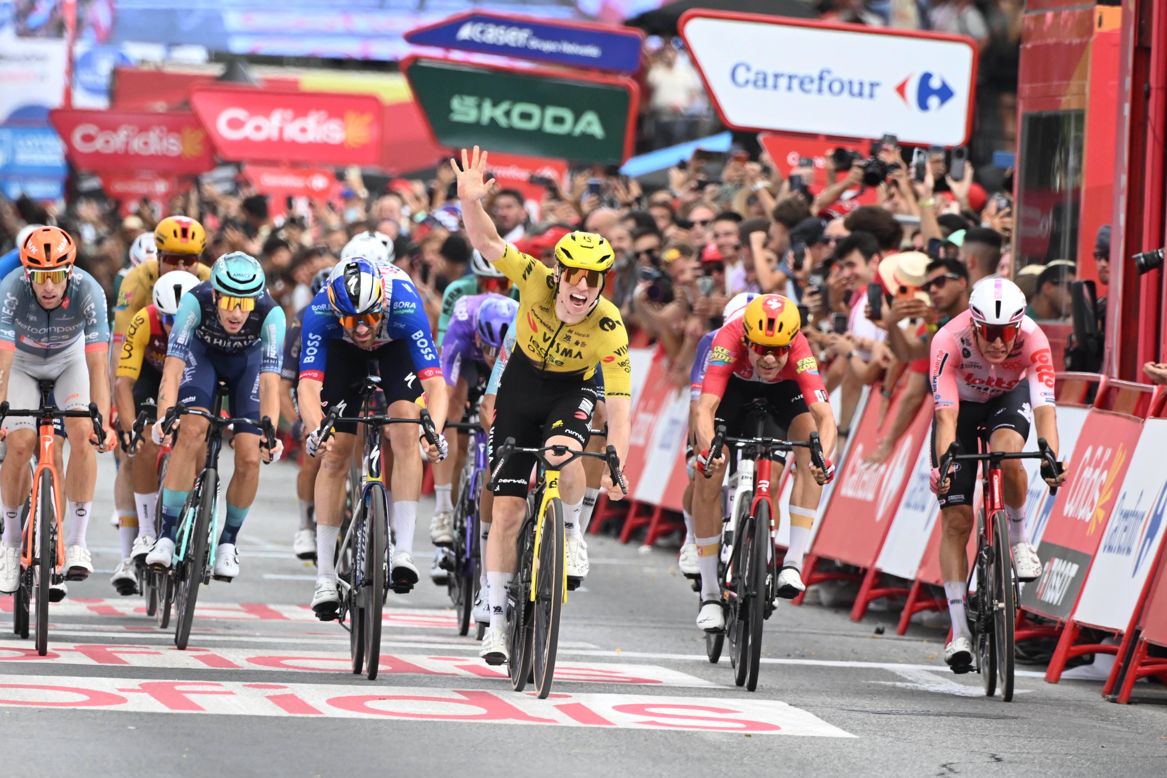 Britânico Matthew Brennan (Visma) chega à quinta vitória na Vuelta 2026
