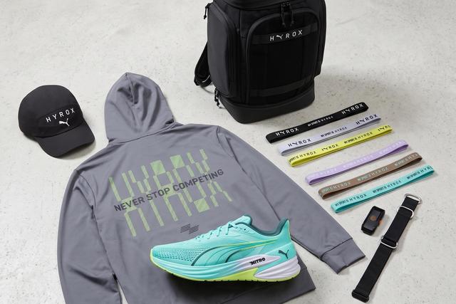 Kit de equipamento de treino desportivo co-branding Puma Hyrox e uma pulseira desportiva.