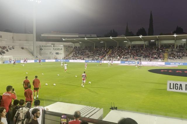 Moreirense-Benfica: equipas já aquecem
