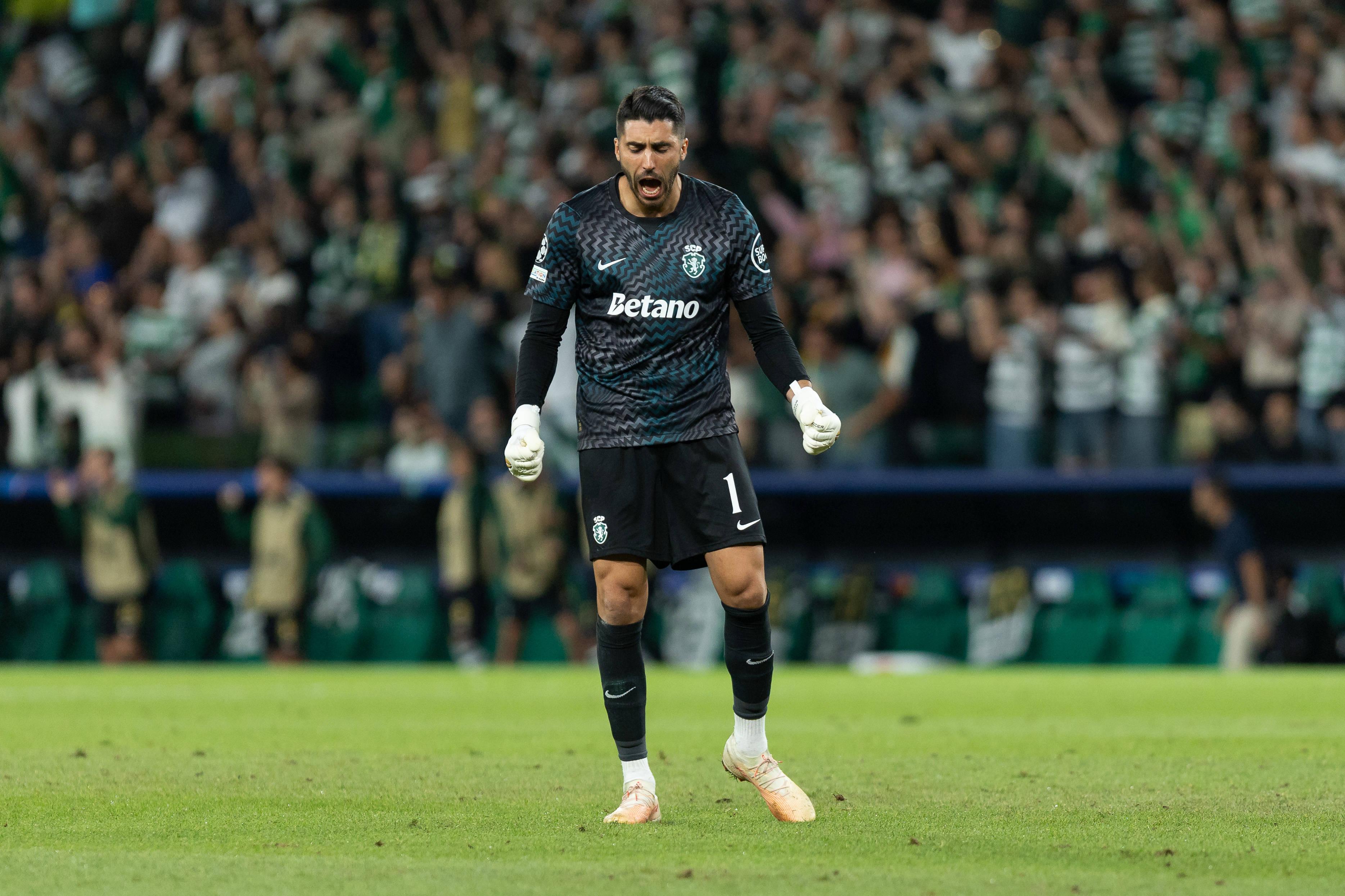Rui Silva a festejar o golo de Zalazar no Sporting-Galatasaray - Foto: Imago