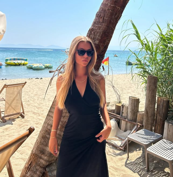 Instagram/Zeynep Mestan
