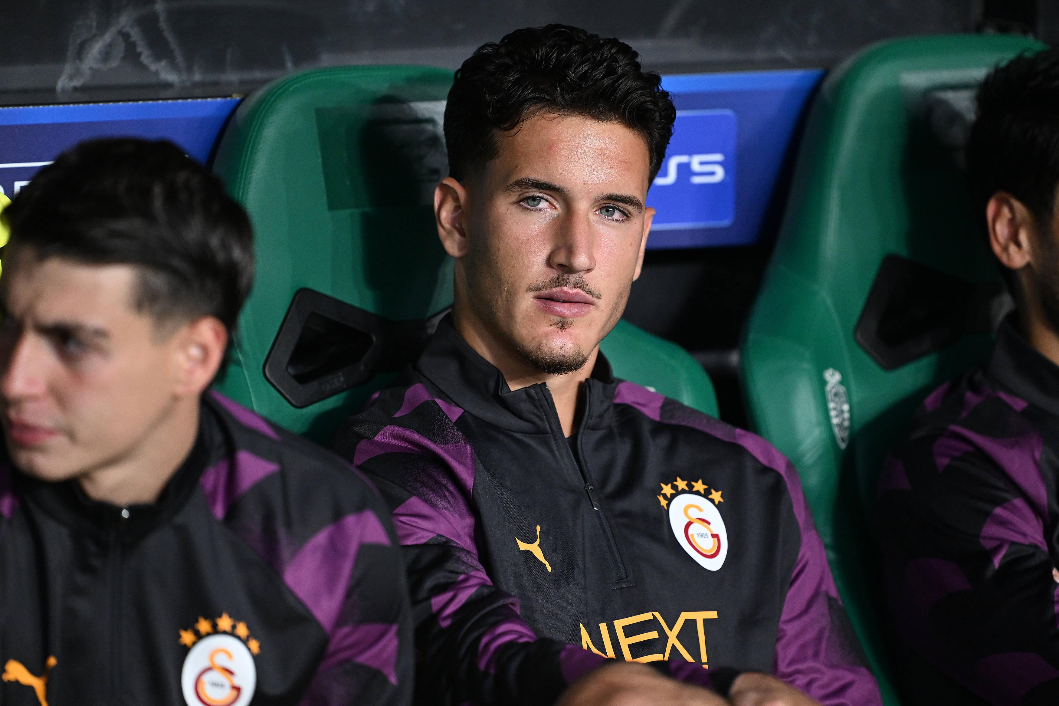 Deniz Gul no banco no Sporting-Galatasaray - Foto: Imago
