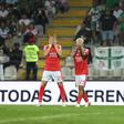 Prestianni e Schjelderup: o novo pesadelo dos defesas (as notas do Benfica)