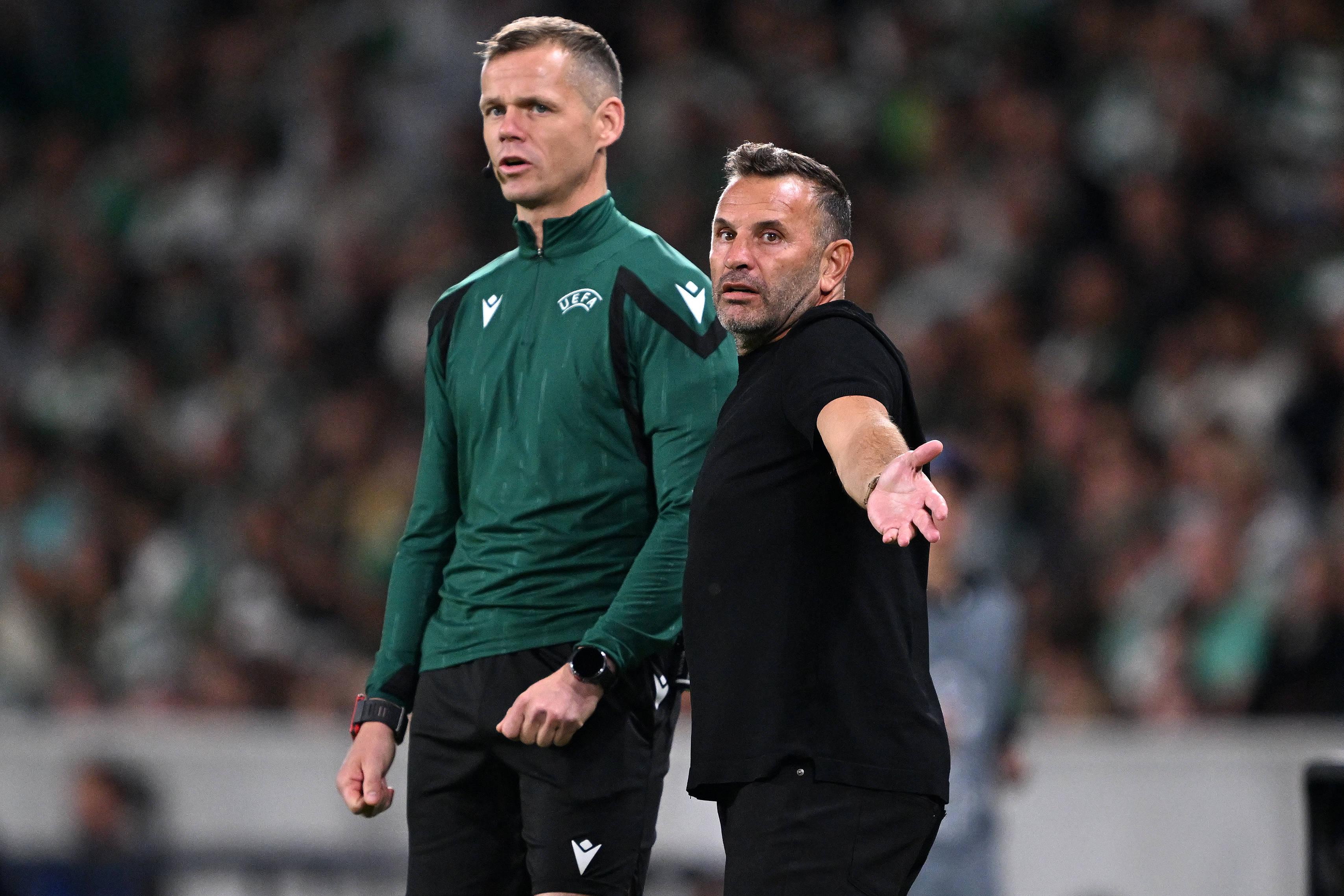 Okan Buruk frustrado no Sporting-Galatasaray - Foto: Imago
