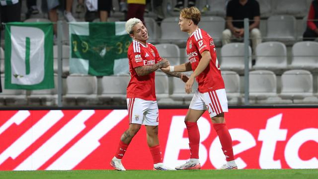 Prestianni e Schjelderup (Foto: Catarina Morais/Kapta+)