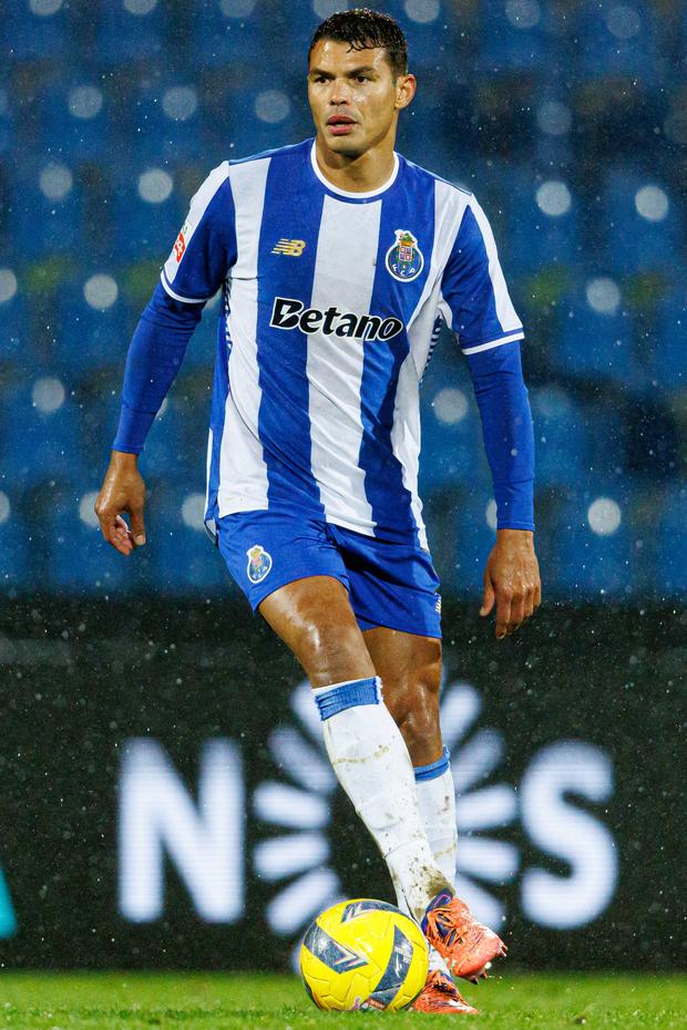 Internacional brasileiro Thiago Silva teve noite infeliz