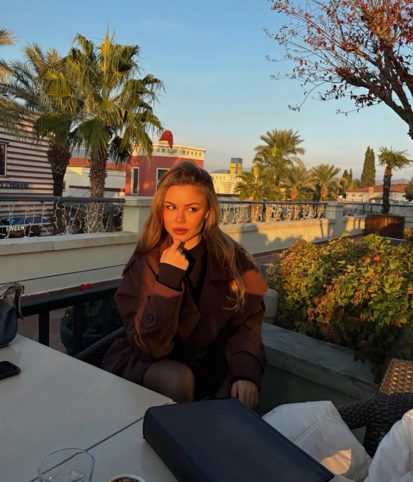 Instagram/Zeynep Mestan