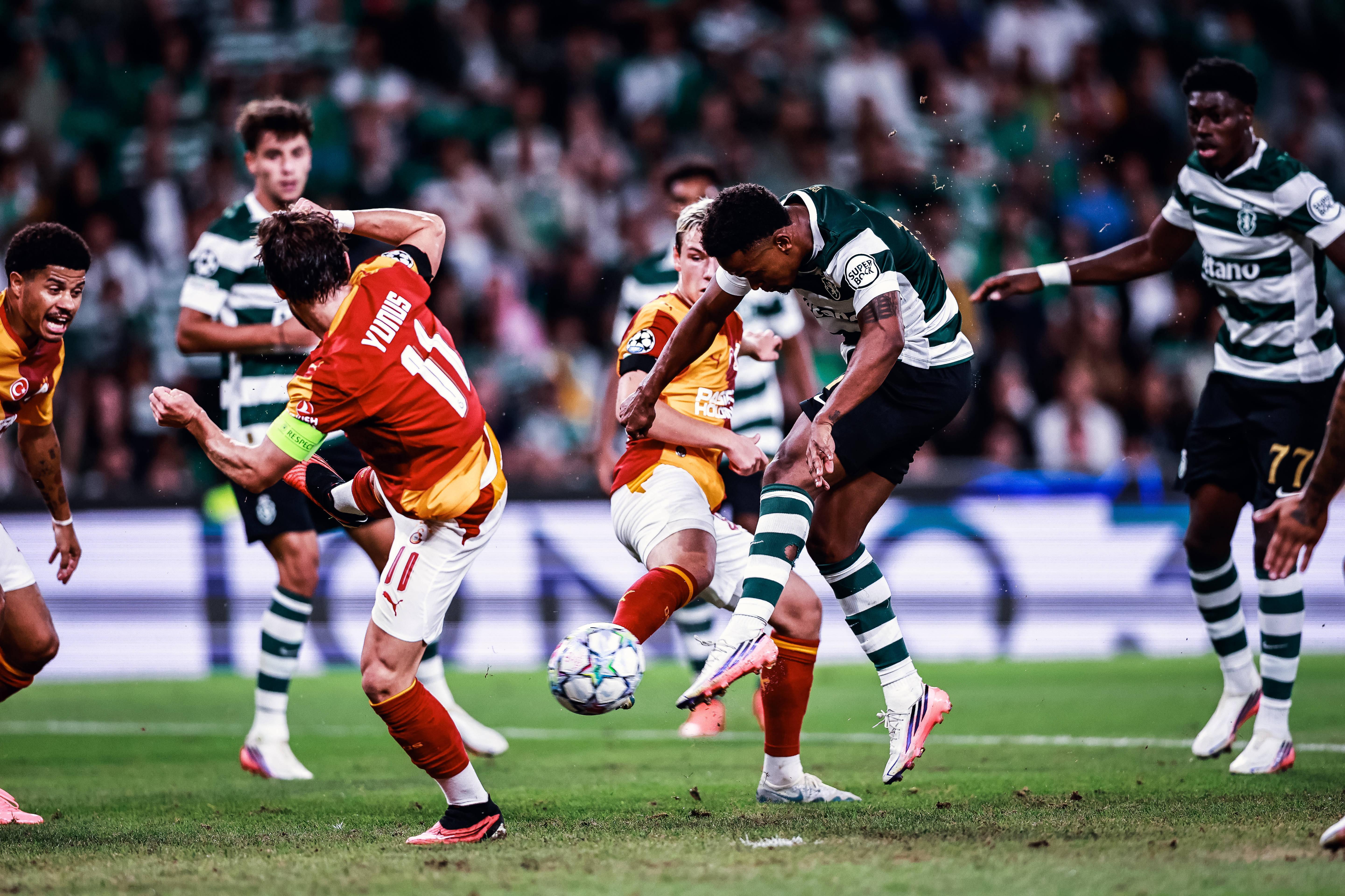 Remate de golo de Geny Catamo no Sporting-Galatasaray - Foto: Imago