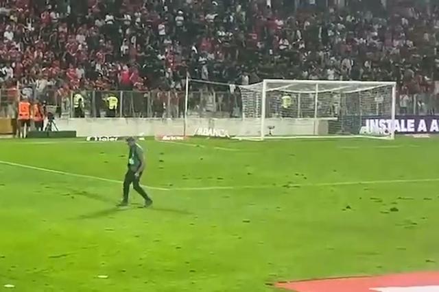 O mau estado do relvado ao intervalo do Moreirense-Benfica