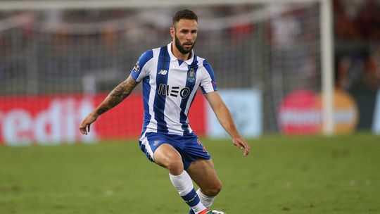 FC Porto assinala despedida de Layún: «Parabéns pela bonita carreira»