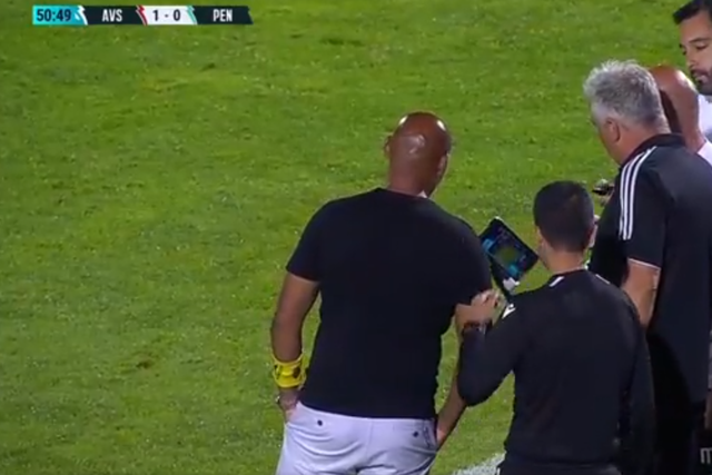 Jorge Costa e Hélder Cristóvão 'unidos' pelo VAR (vídeo)