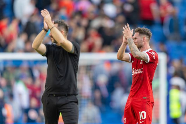 Vídeo: De Zerbi leva Mac Allister aos adeptos do Brighton