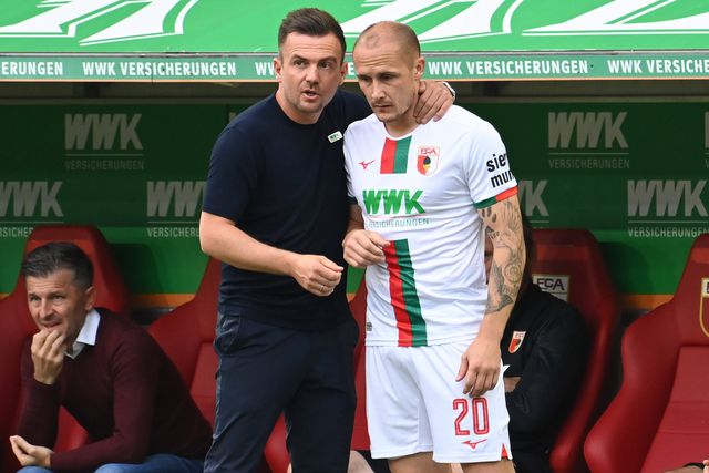 Augsburgo despede treinador