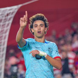 Xavi contesta golo anulado a Félix: «Em que é que o Ferrán Torres interfere?»