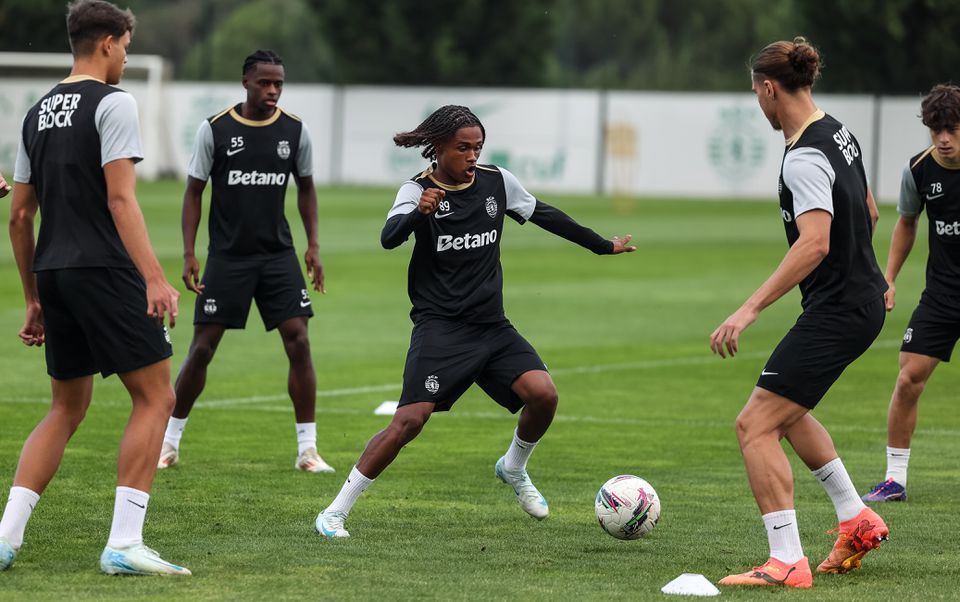 Sporting: Amorim chamou 15 jovens ao treino (fotogaleria)