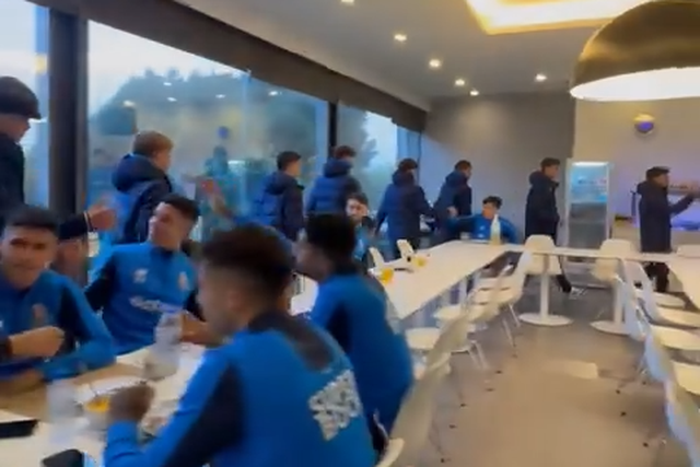 Apanha-bolas do Dragão visitam jogadores