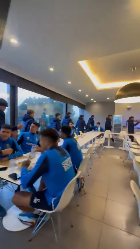 Apanha-bolas do Dragão visitam jogadores